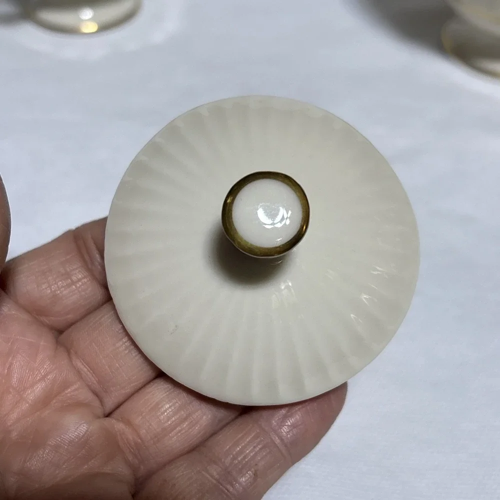 Lenox small chip